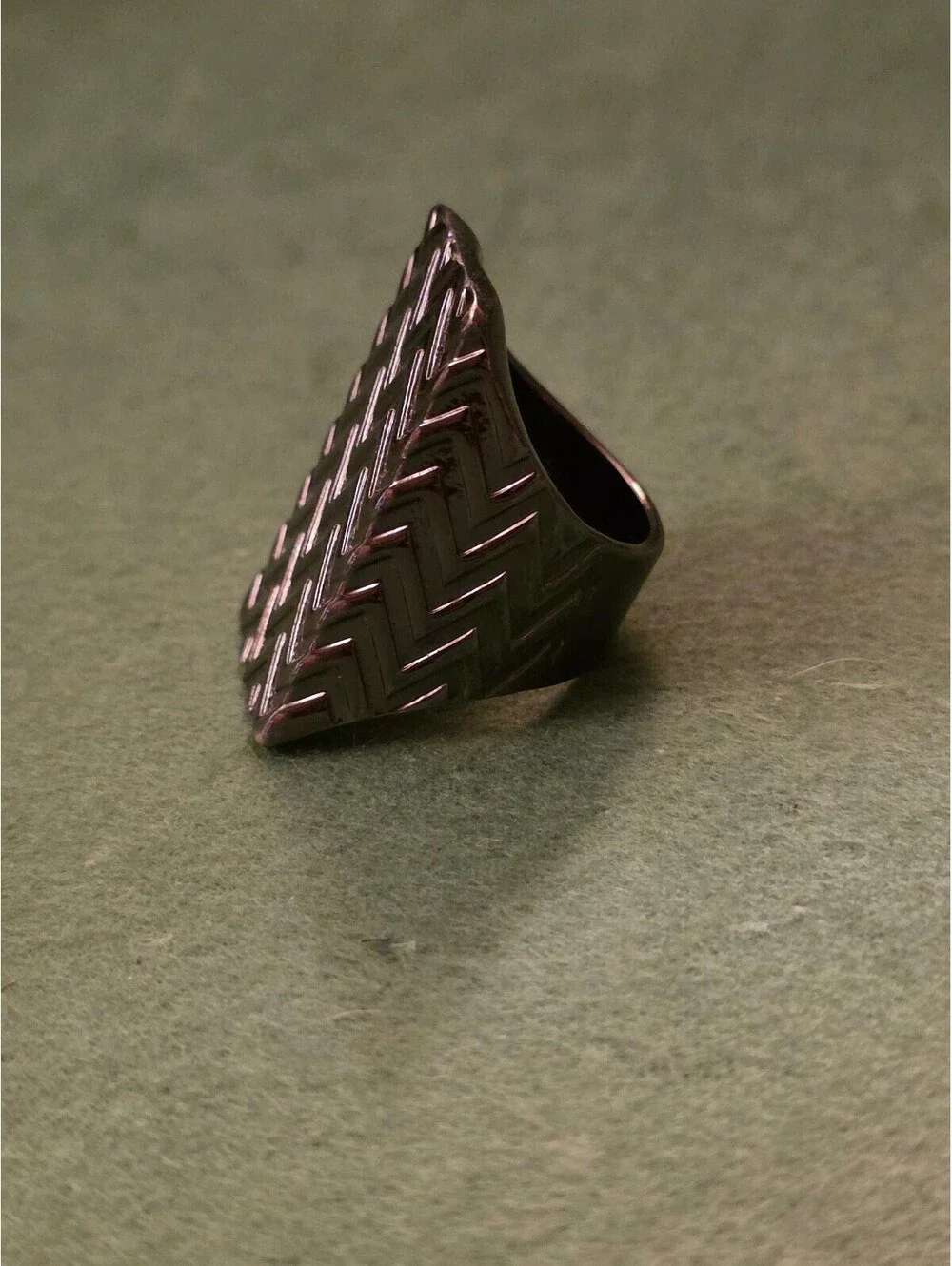 House of Harlow Gunmetal Textured Chevron Zigzag Shield Statement Ring Sz 8